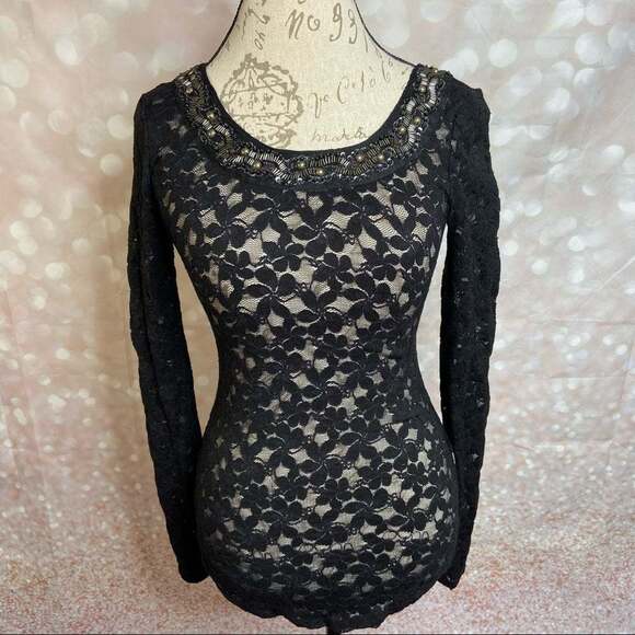 NWT FREE PEOPLE - lace top with sequins beading and scoop back black small - Picture 1 of 11